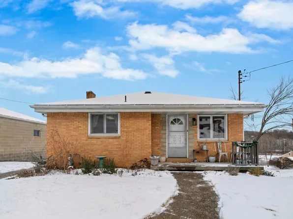 2425 Stratford Ave, Coraopolis, PA 15108