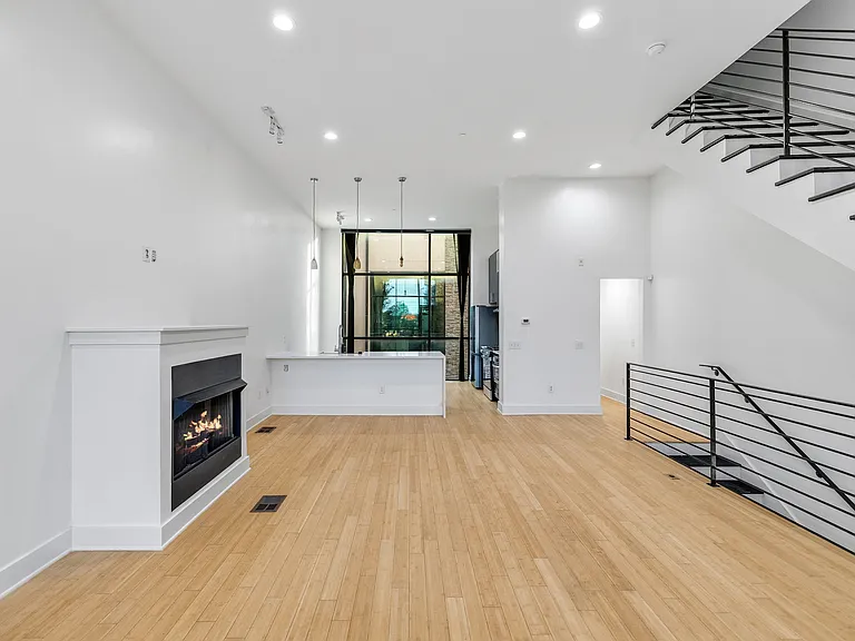 3200 Thomas Ave — Photo 7
