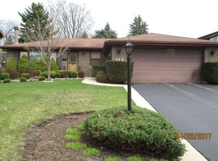 313 N Marcella Rd, Mount Prospect, IL 60056