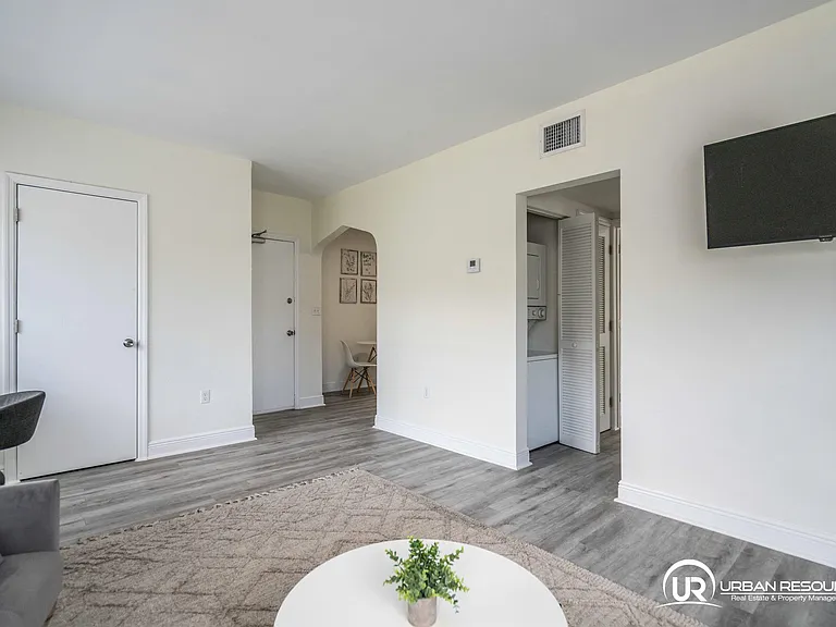 1007 Bay Dr #201 — Photo 15