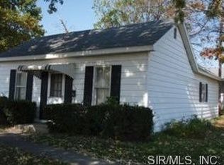 510 W Locust St, Carrollton, IL 62016