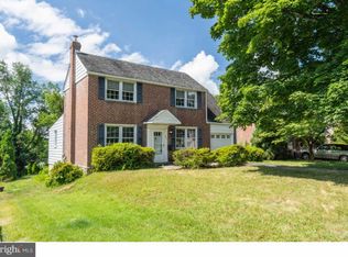 2408 N Greenhill Rd, Broomall, PA 19008