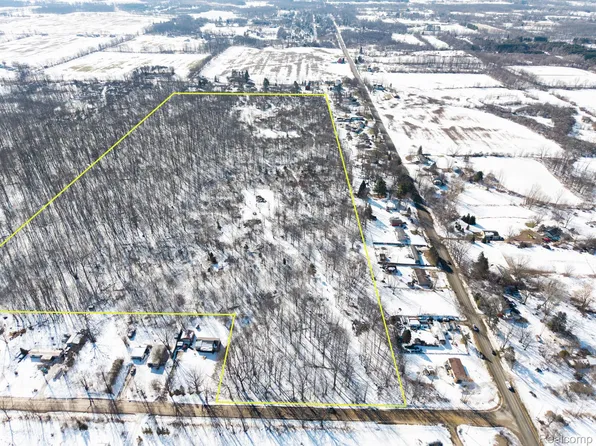 11040 McCaughna Rd, Byron, MI 48418