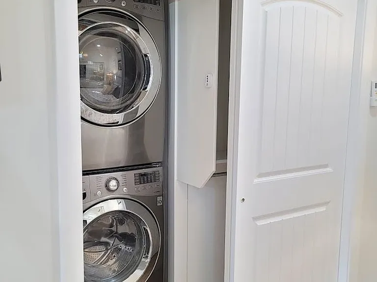 255 S 1150 W — Photo 11