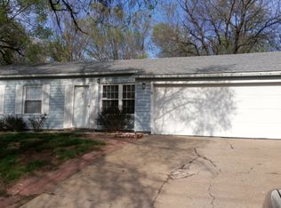 9901 Fair Lane St, Lenexa, KS 66215