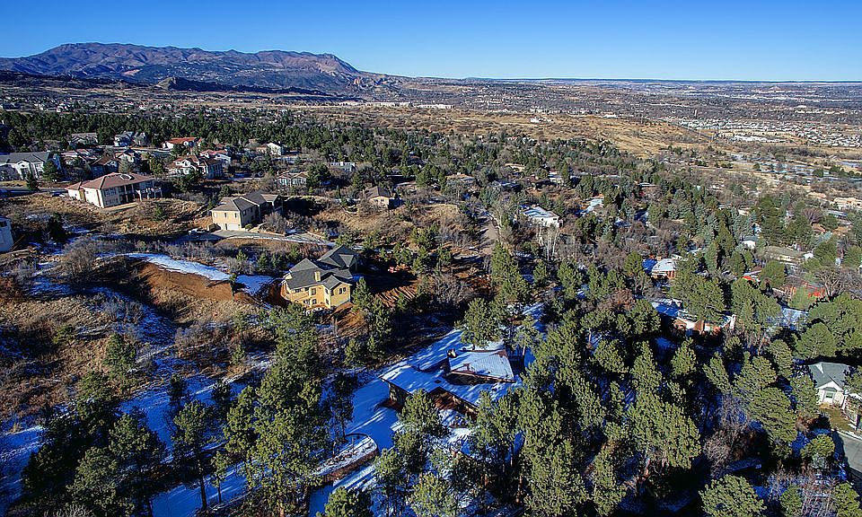 2nd image of 810 Lyra Dr