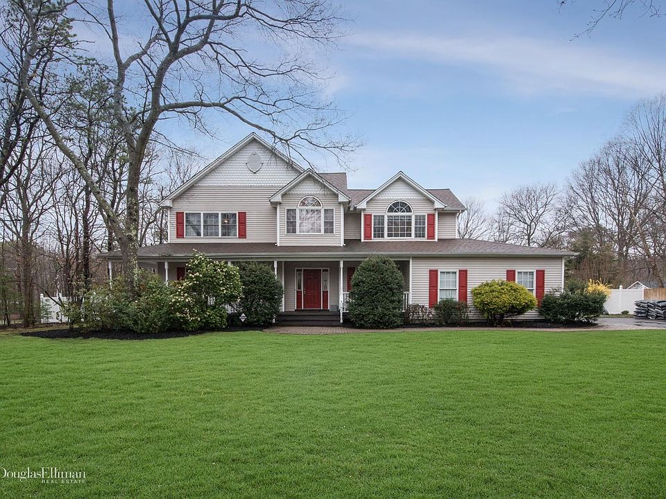 1st image of 8 Stacy Dr