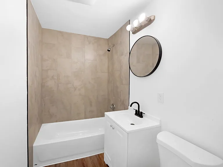 3001 Woodbine Ave — Photo 9