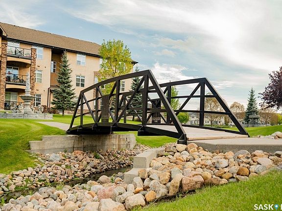 4th image of 2150 HESELTINE Road #211