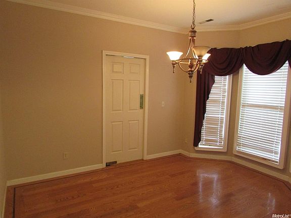 5th image of 774 Fordham Pl