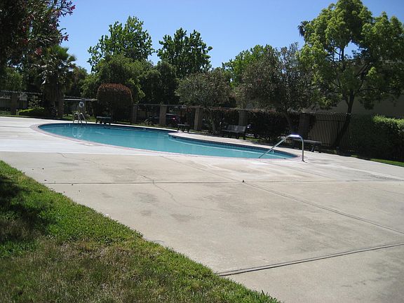 5th image of 2332 Saidel Dr APT 2