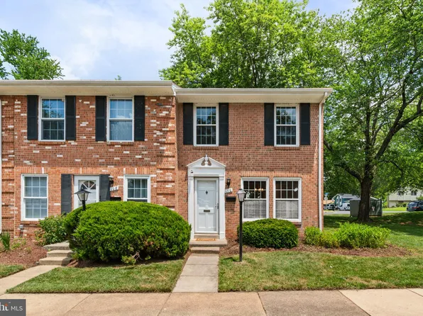 110 E Cornell Dr, Sterling, VA 20164