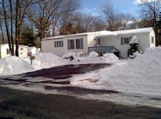 27 Robert Rd, Seabrook, NH 03874