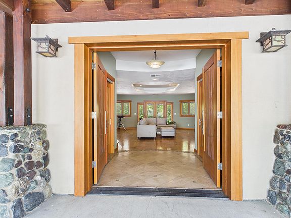 3rd image of 22689 Alderpoint Rd