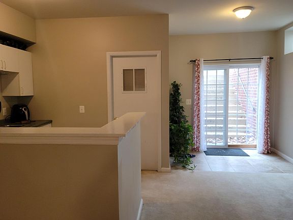 4th image of 10537 Poagues Battery Dr #1