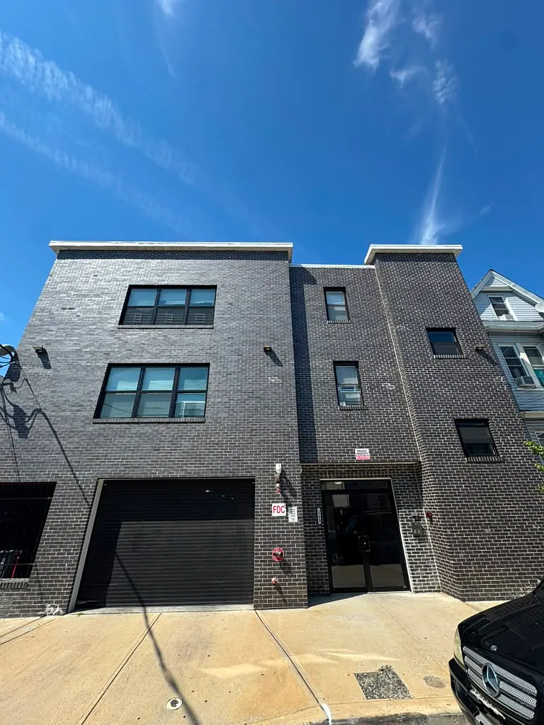 1 bed, $1,800 — Photo 1