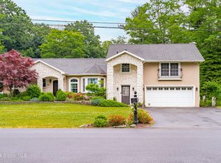 24 Newell Rd, Schenectady, NY 12306