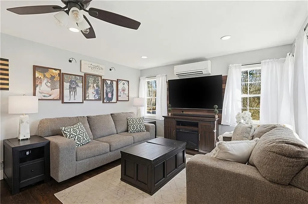 2 bed, 1.0 bath, 960 sqft, $2,600 — Photo 4