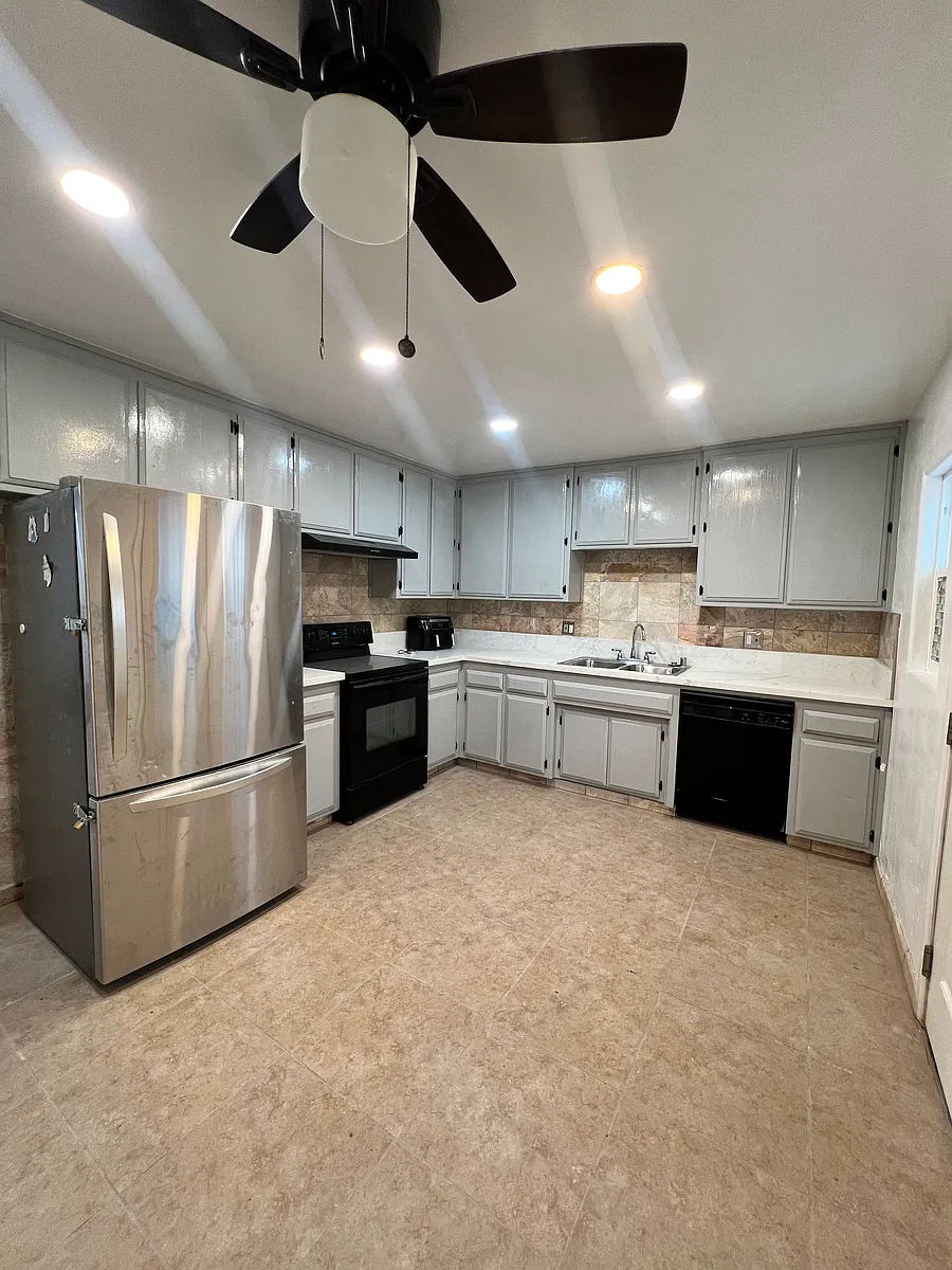 Building Photo - 1208 McDonald Way #C