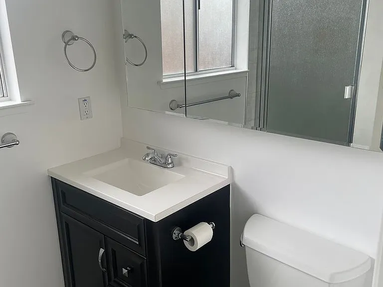 18354 Vanderbilt Dr — Photo 13