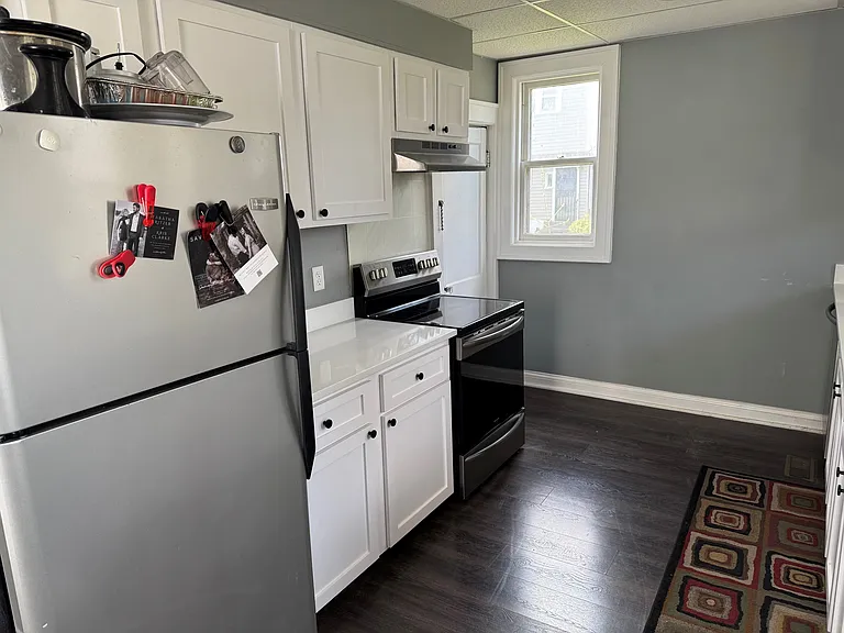 379 E Tompkins St — Photo 5