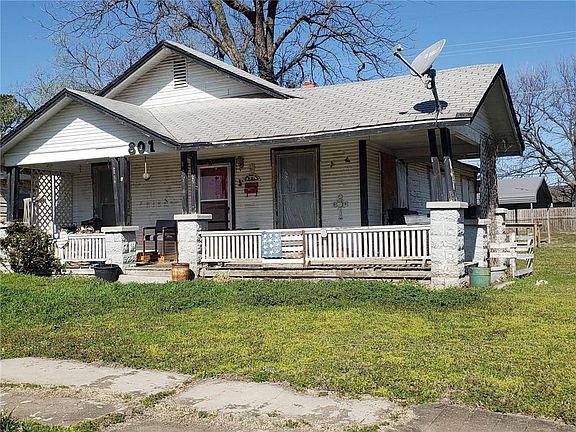 2nd image of 801 S Oak St