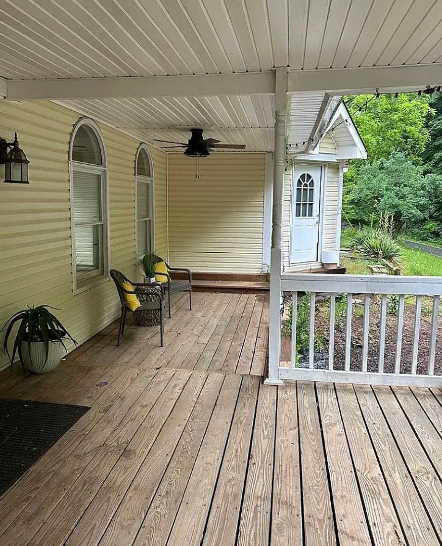 Spacious 6-Bedroom, 4-Bathroom Home for Rent in Radford, VA! — Photo 3