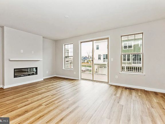 5th image of 9304 Barnes Loop