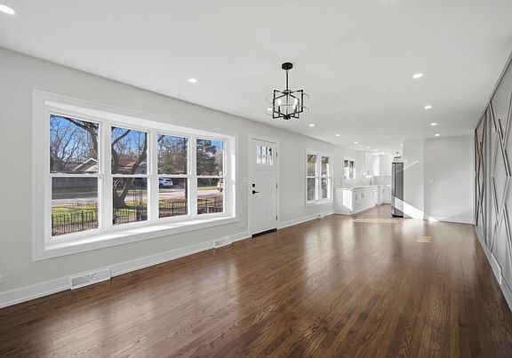 3rd image of 50 Glenview Rd