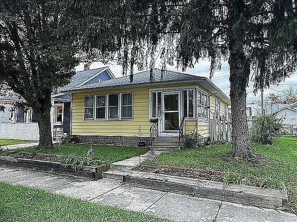 205 N State St, Mishawaka, IN 46544