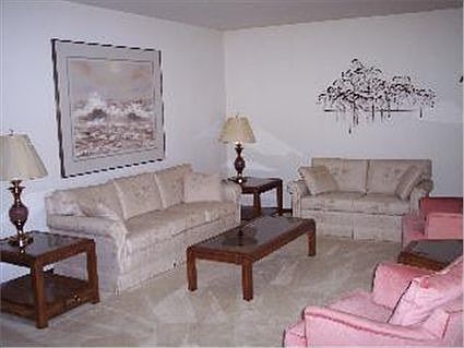 4th image of 7821 Dorchester Ln