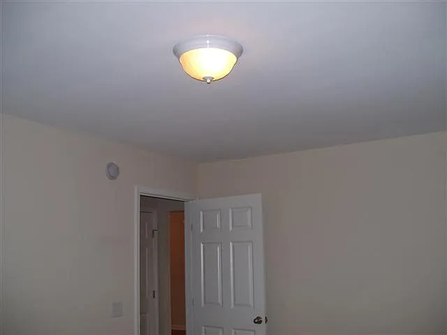 30 Twin Oaks Pl — Photo 8