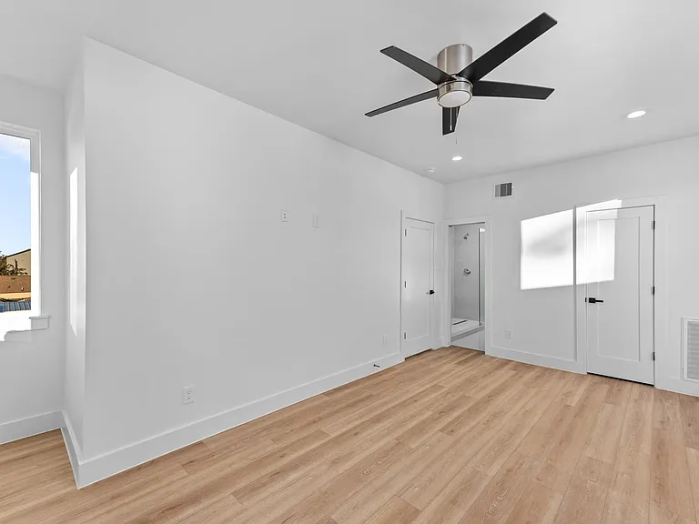 2314 Barbee St — Photo 13