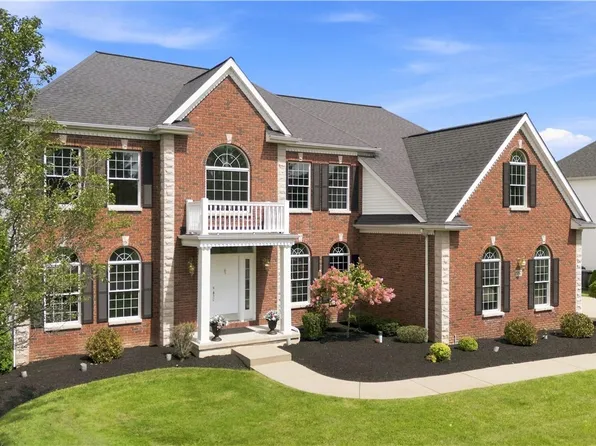 8817 Stonebriar Dr, Clarence Center, NY 14032