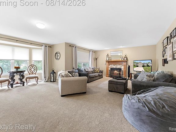 4th image of 23157 Wagonwheel Dr