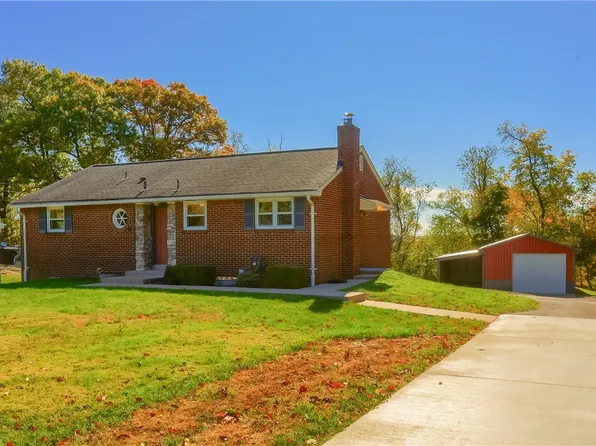 140 S Patton Dr, Coraopolis, PA 15108