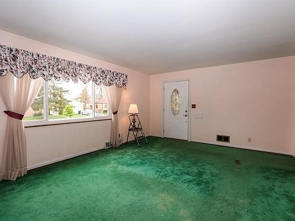 5th image of 5223 Highview Dr