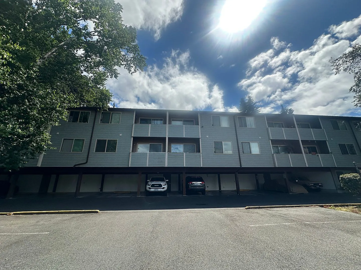 Evergreen Place Apartments — Photo 4