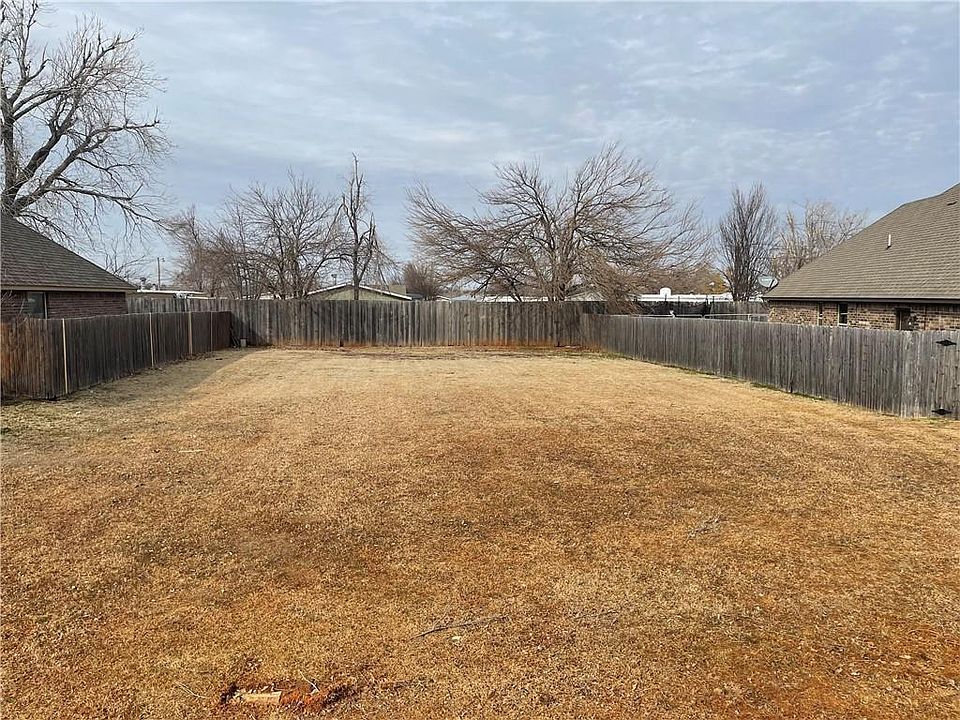 2nd image of 11813 SW 17th St