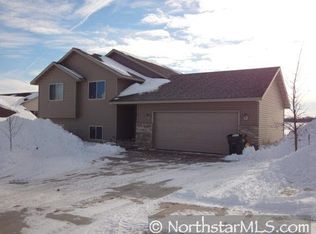 369 Overlook Dr, Ellsworth, WI 54011