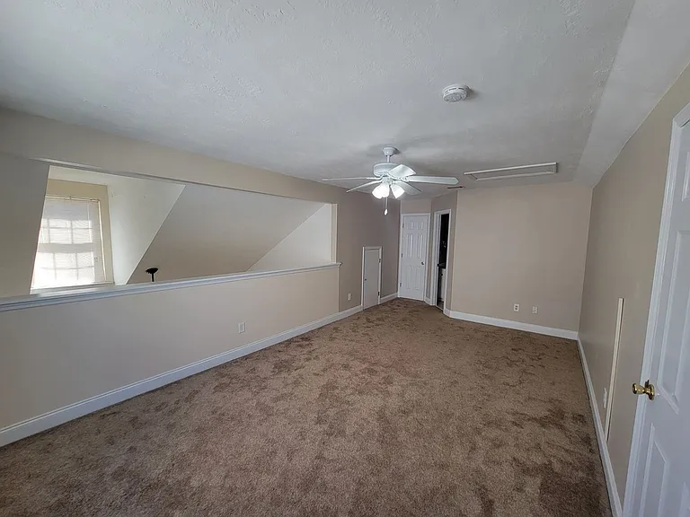 211 Brook Ct — Photo 15