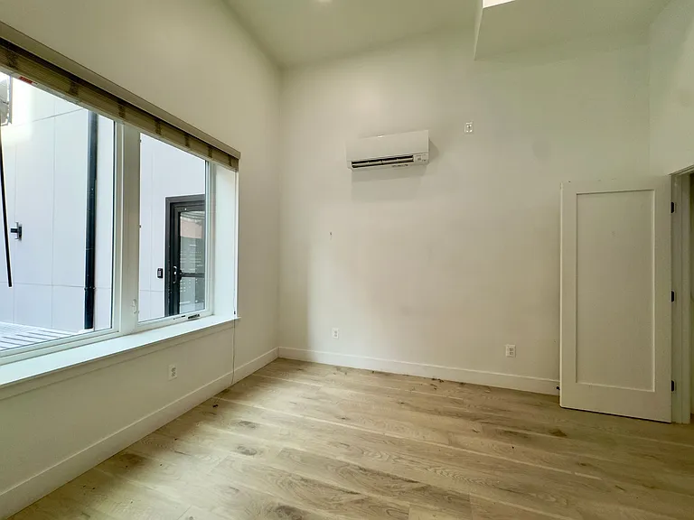 520-532 S Caroline St — Photo 11