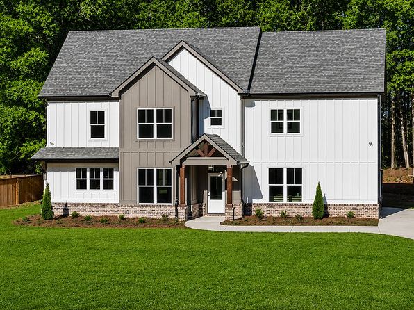 1040 Greenwood Cir