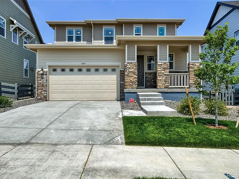 1635 Stable View Dr — Photo 1