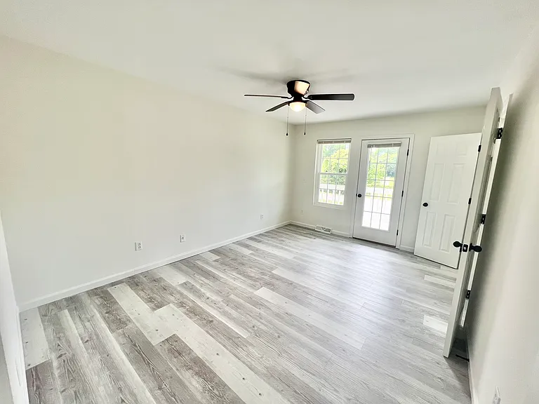 Primary Bedroom (2nd Floor)