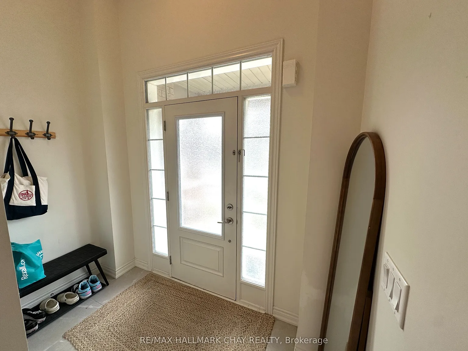 3 bed, $2,600 — Photo 2