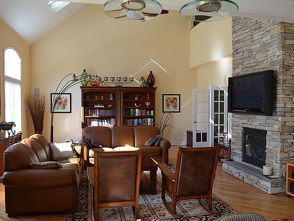 View from Kit. into FR