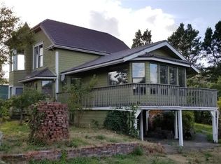 33 1st St, Bay Center, WA 98527