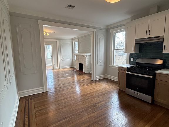 3rd image of 420-422 N 7th St APT 1