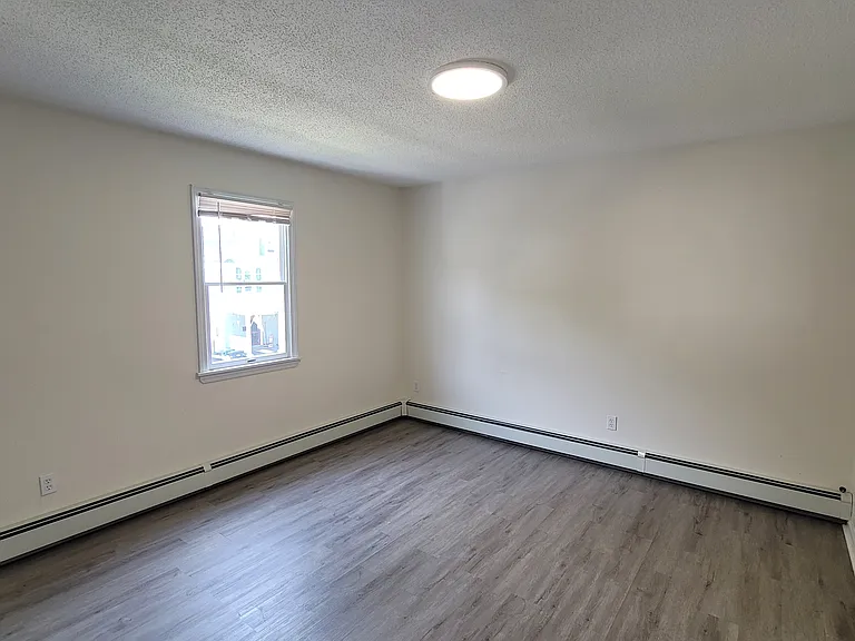 8 William St #2 — Photo 8